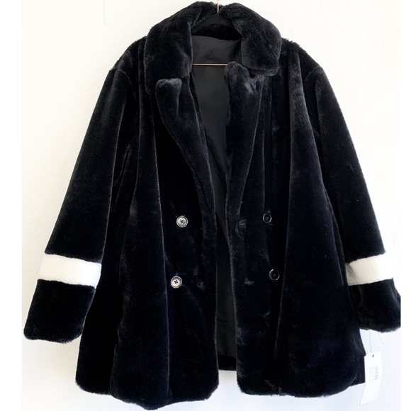 Kensie Jackets & Blazers - Kensie Black Faux Fur Teddy Coat with White Sleeve Bands